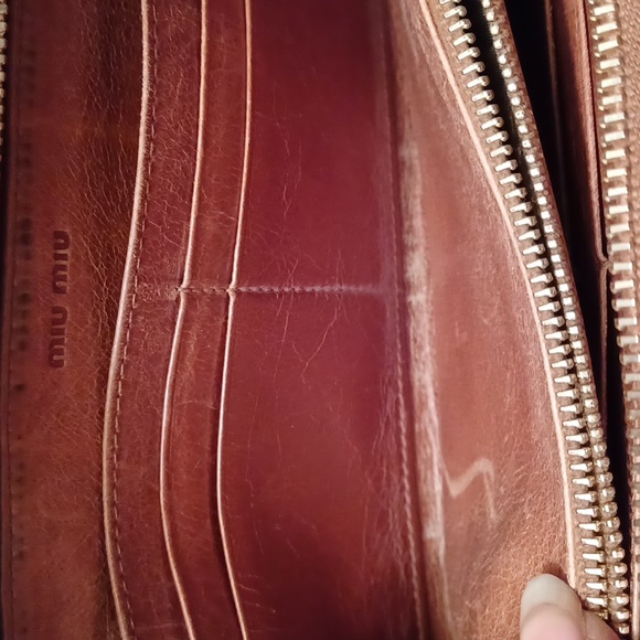 🤎MIU MIU MATELASSÉ LEATHER ZIP-AROUND WALLET - Picture 5 of 12